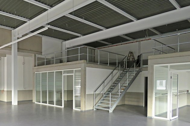 ThyssenKrupp Pressenlinie mit Büro, Homburg-1