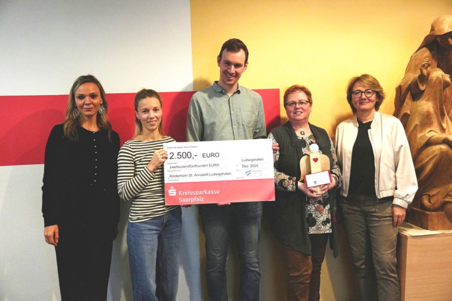 Spendenübergabe von RI RLP