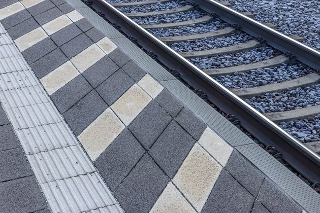 Bahnsteig, Saarbrücken-Burbach-9
